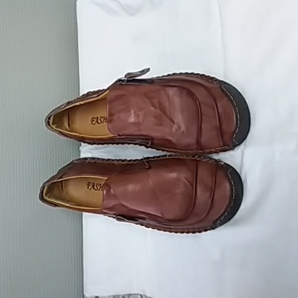 Mens Fashion leather shoe size 44(size 10 1/2")